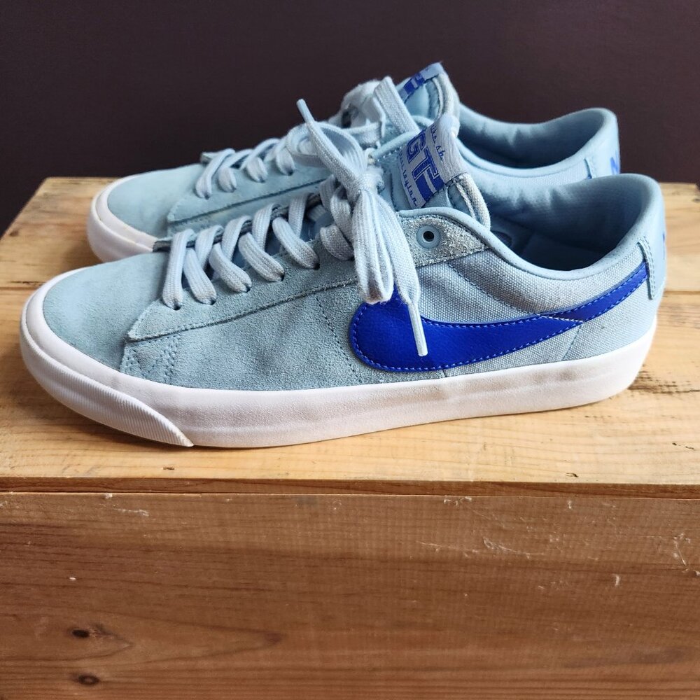 Nike SB Zoom Blazer Low Pro GT Blue DC7695-402 Men's Size 9 Sneaker Gently Used